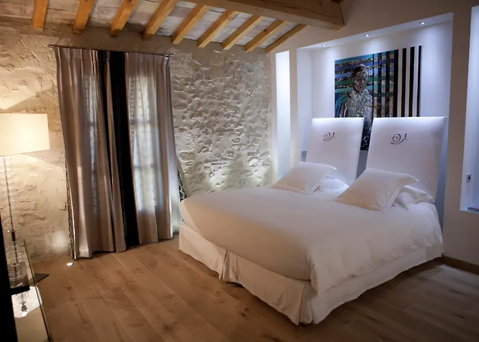 Отель Domaine De Verchant & - Relais & Chateaux Кастельно-ле-Лез