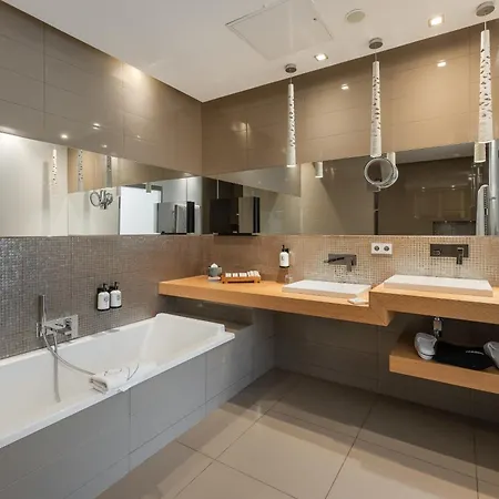 فندق Domaine De Verchant & - Relais & Chateaux 5*
